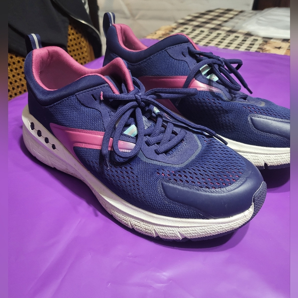 Women's Easy Spirit athletic sneakers 8.5 Pre-owned